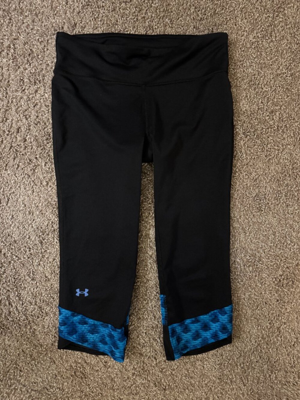 Under Armour HeatGear Black Capri Workout Leggings with Blue Accent